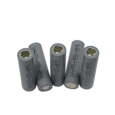استوانه ای 18650 3.6 V 2600mah لیتیوم باتری قابل شارژ با ایمنی بالا